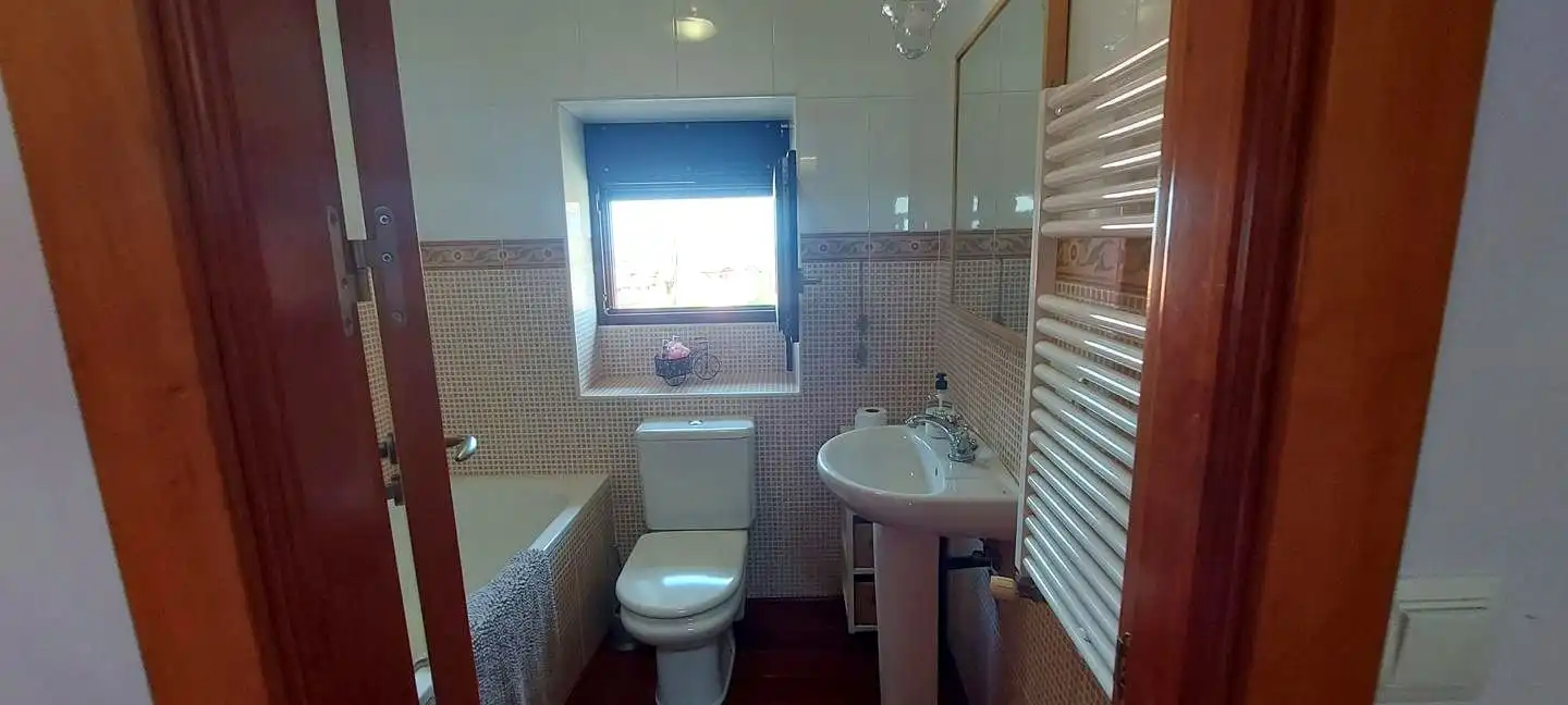 Baño de Finca rústica en venta en Ruiloba con Jardín privado, Terraza y Balcón