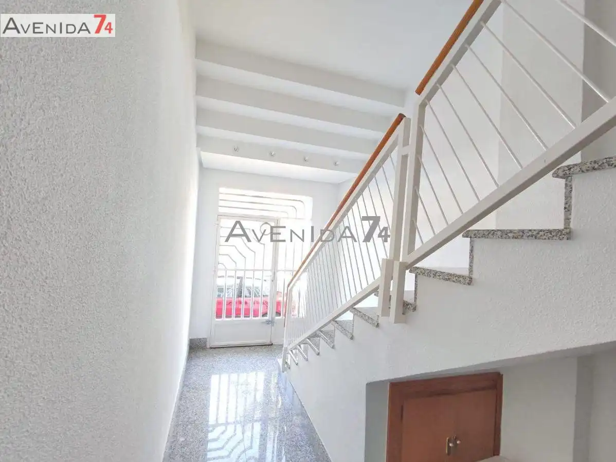Houses for sale in Los Angeles - Apolonia