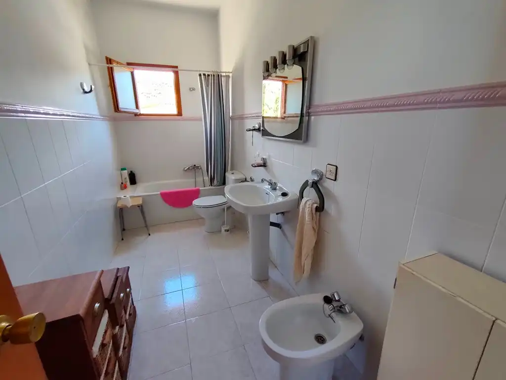 Baño de Casa o chalet en venta en Valdeltormo con Amueblado