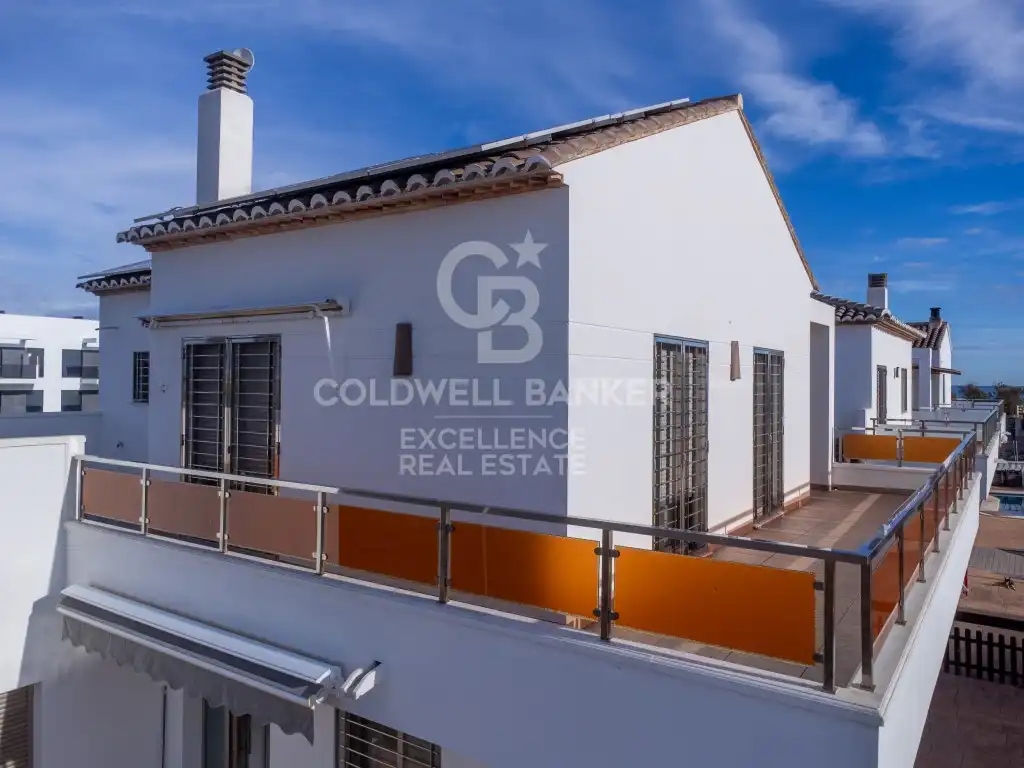 Terrace of Houses for sale in Oliva  with Air Conditioner, Terrace and Swimming Pool