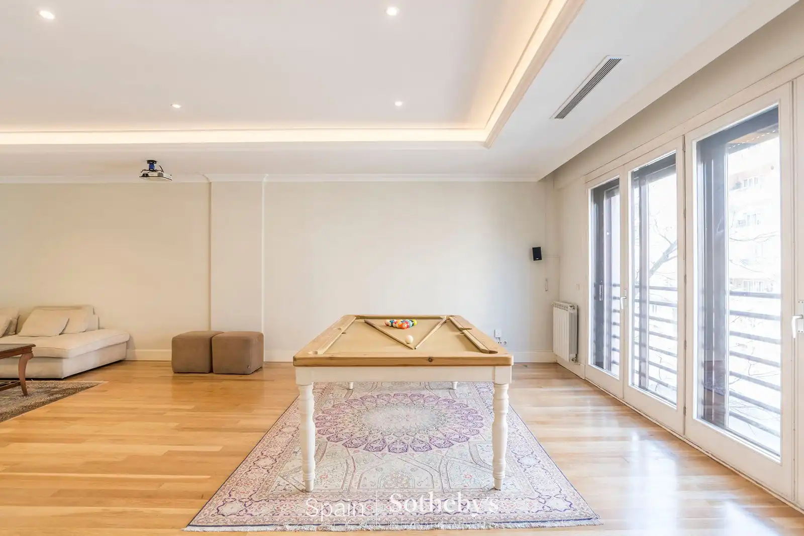 Apartments for rent in Madrid  with Air Conditioner, Heating and Storage room