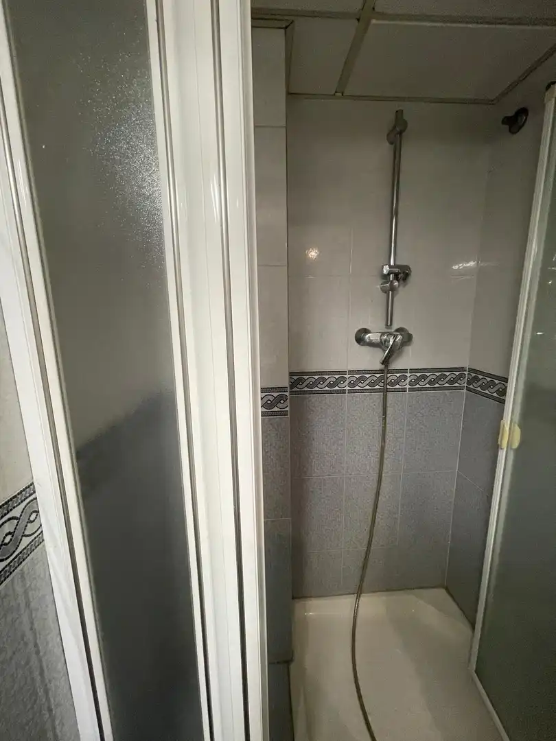 Baño de Piso en venta en Valencia con Aire acondicionado, Terraza y Balcón
