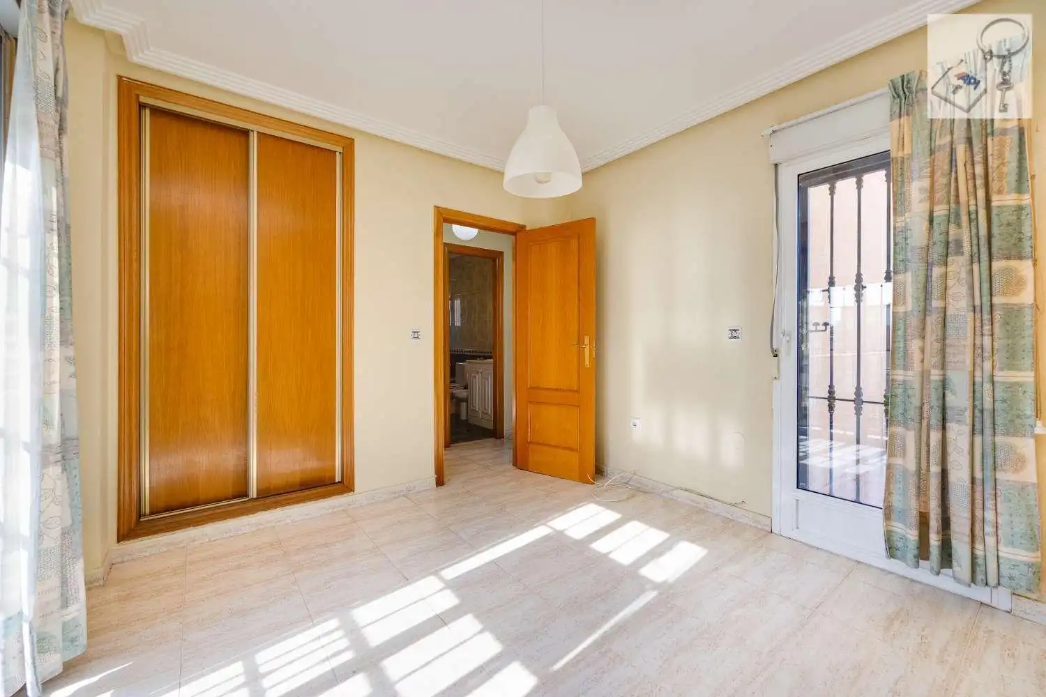 Habitación de Casa o chalet en venta en Torrevieja con Terraza y Piscina