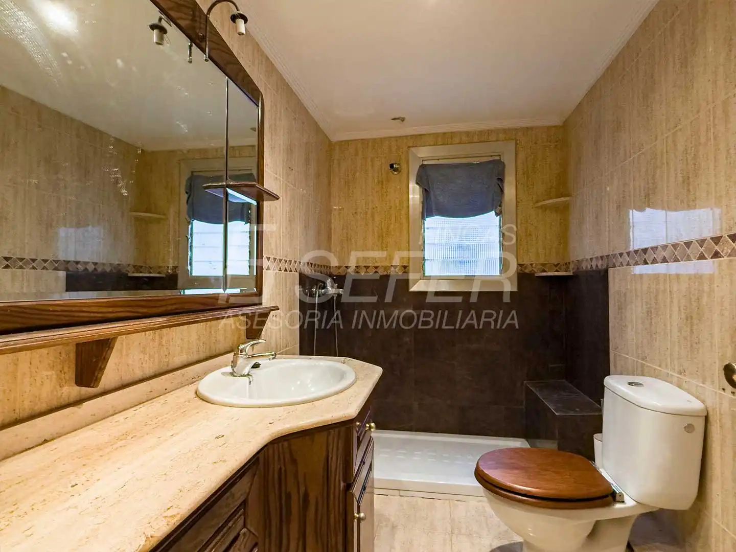 Bathroom of Flat for sale in Vila-real  with TV