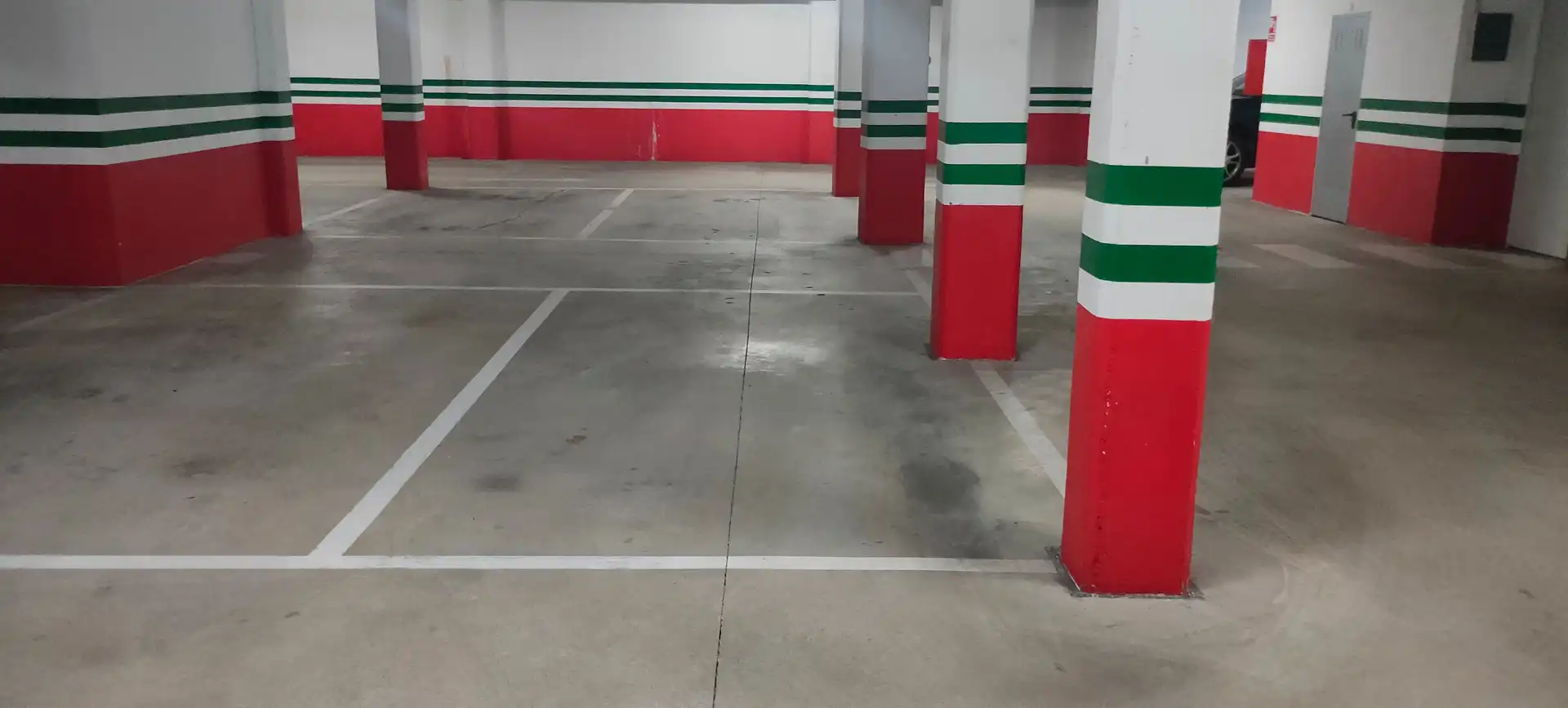 Parking de Piso en venta en Arteixo con Calefacción, Trastero y Horno