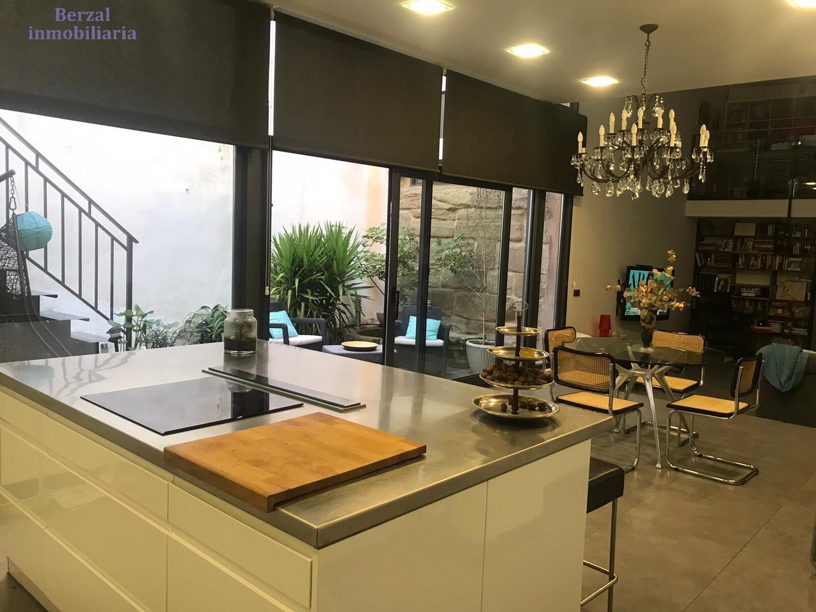 Kitchen of Building for sale in  Logroño