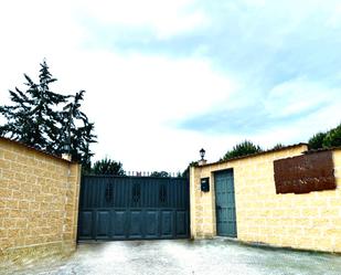 Exterior view of Country house for sale in Santa Cruz del Retamar  with Air Conditioner, Heating and Private garden