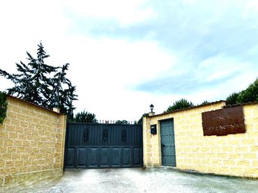 Maison rustique avec balcon à vendre à Santa Cruz del Retamar pueblo