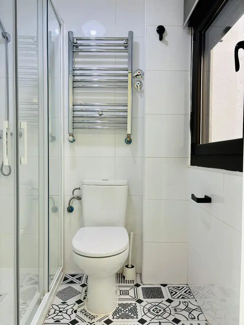 Bathroom of Flat for sale in  Pamplona / Iruña  with Heating, Furnished and Balcony