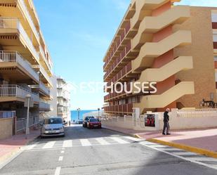 Vista exterior de Estudi en venda en Guardamar del Segura amb Terrassa, Moblat i Balcó