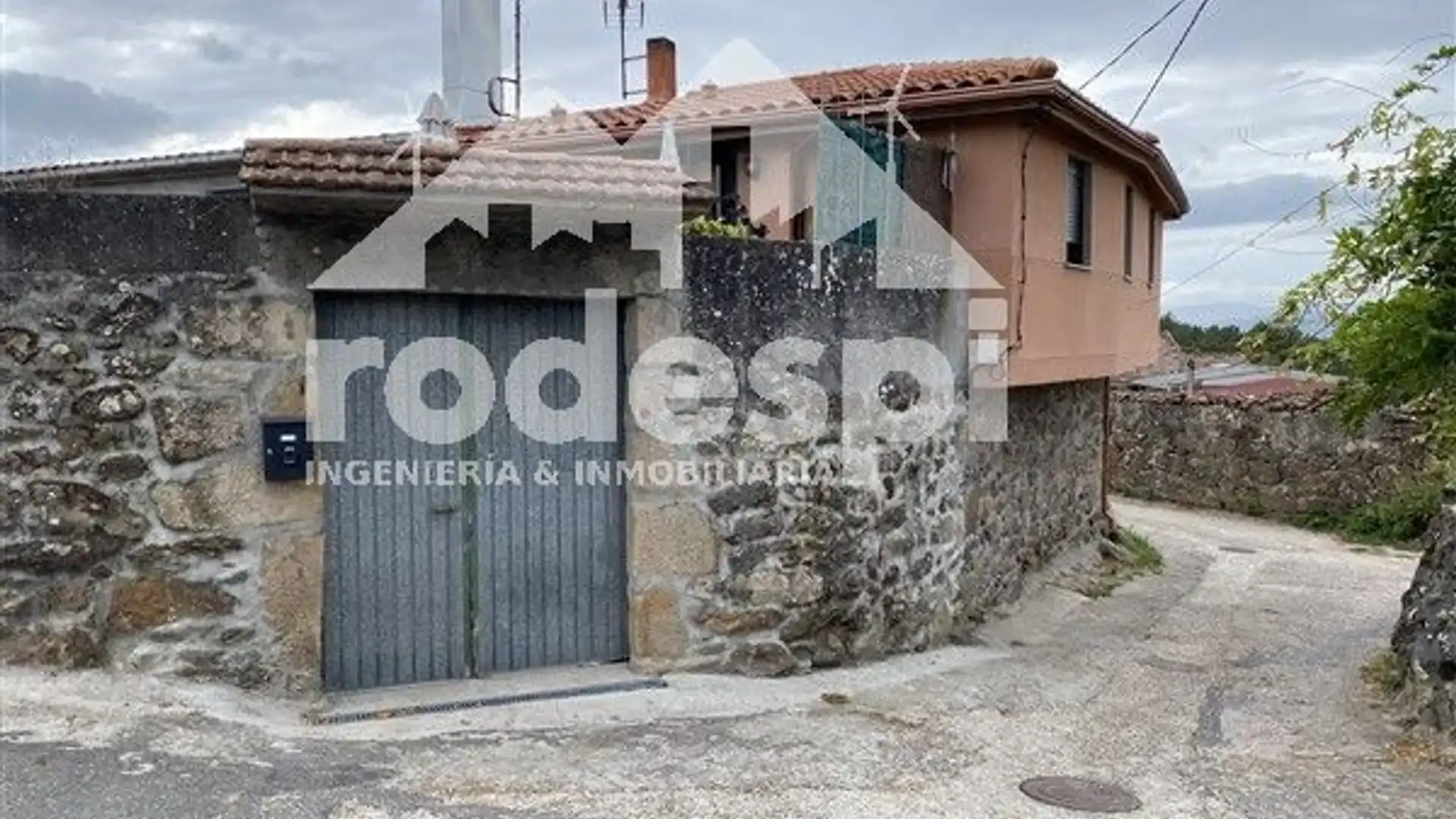 Exterior view of Houses for sale in Gomesende  with Storage room and Furnished