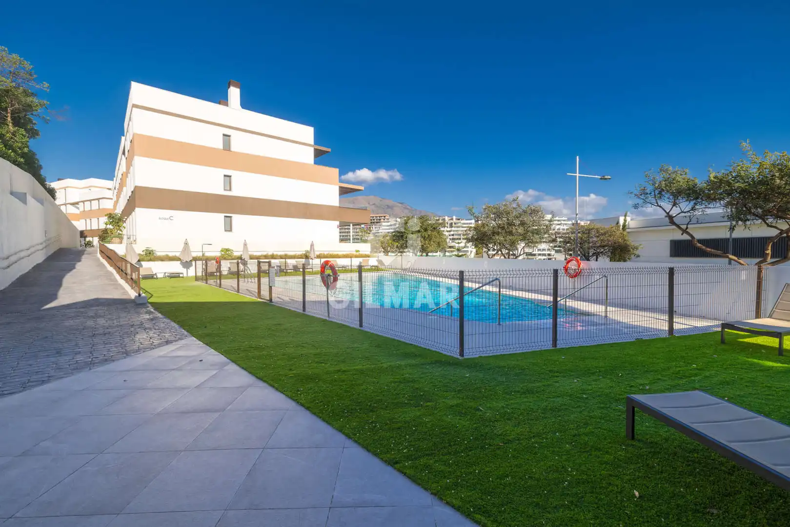 Piscina de Ático en venta en Estepona con Calefacción, Trastero y Piscina