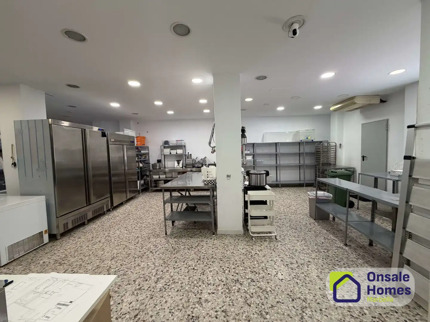 Kitchen of Commercial properties for transfer in Marbella  with Air Conditioner, Furnished and Alarm