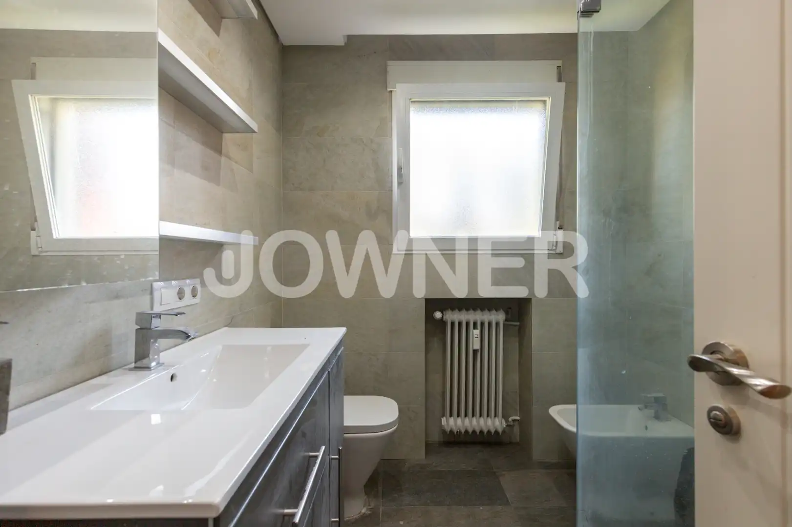 Baño de Piso de alquiler en Madrid con Calefacción, Terraza y Horno