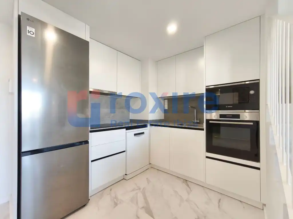 Cuina de Dúplex de lloguer en Eivissa amb Aire condicionat, Calefacció i Terrassa