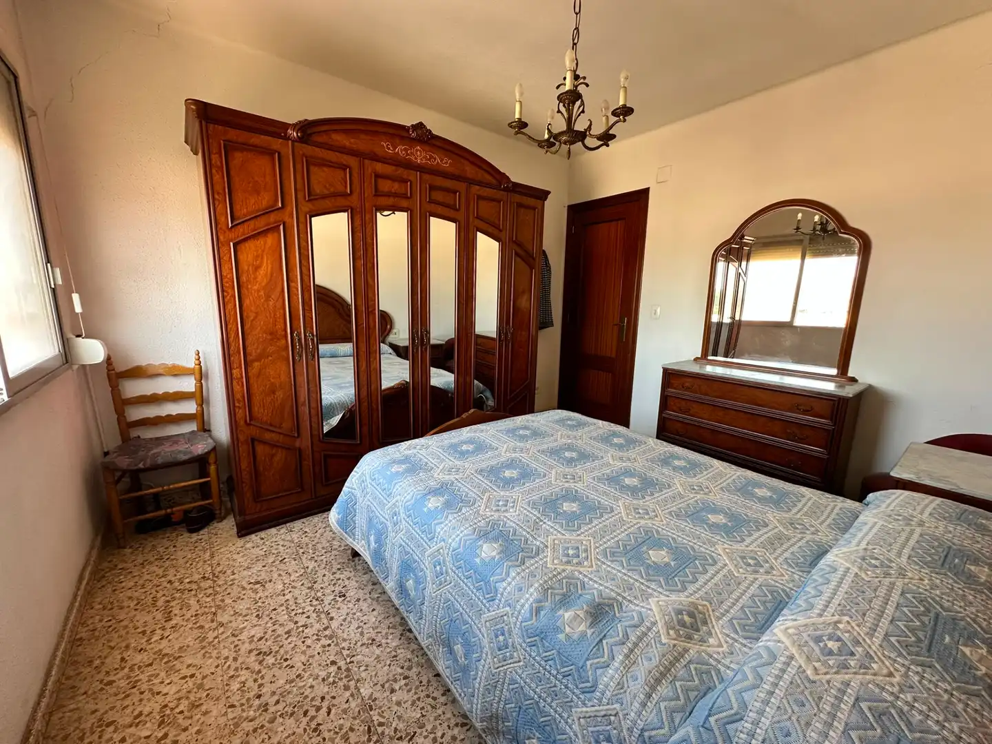 Habitación de Piso en venta en Valencia con Amueblado, Horno y Balcón