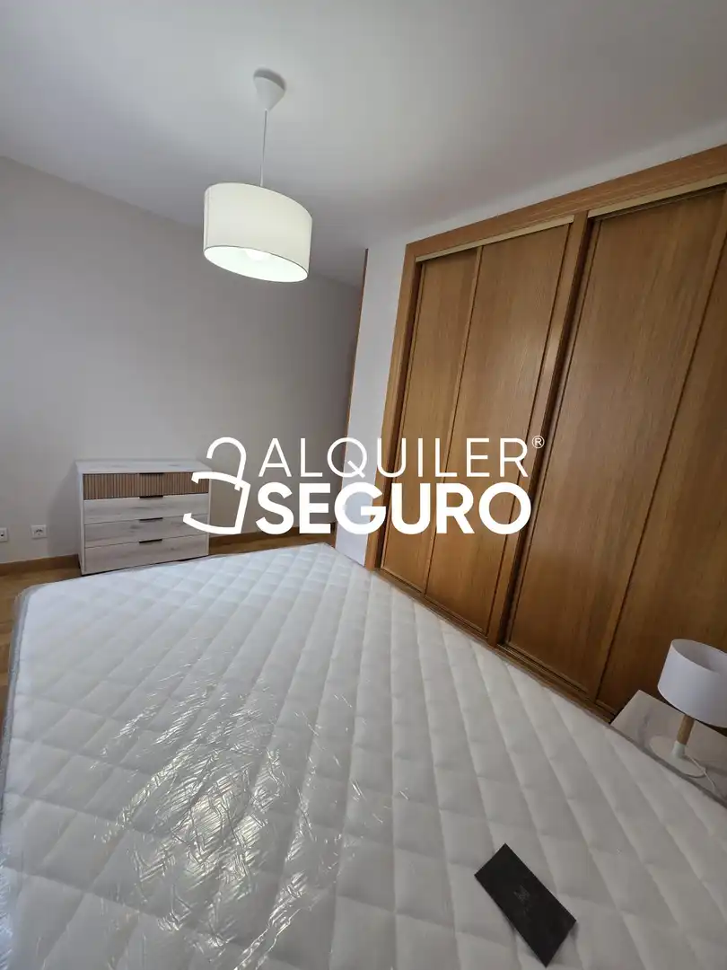 Habitación de Piso de alquiler en Burgos con Calefacción, Terraza y Trastero