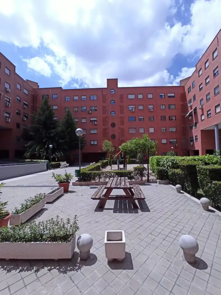 Vista exterior de Pis en venda en Alcorcón amb Aire condicionat, Calefacció i Moblat