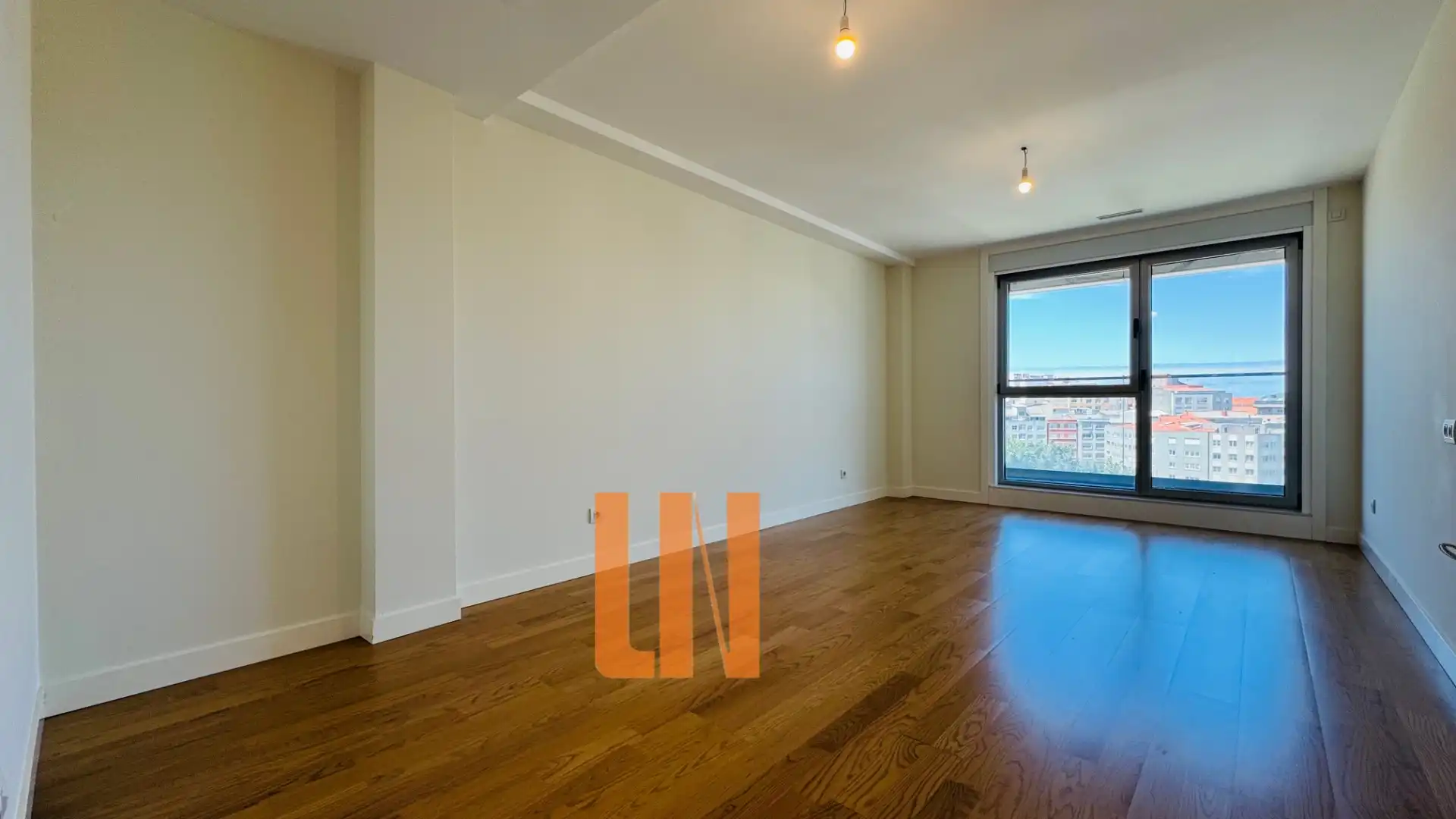 Wohnzimmer von Wohnung zur Miete in A Coruña Capital  mit Heizung, Parkett und Terrasse