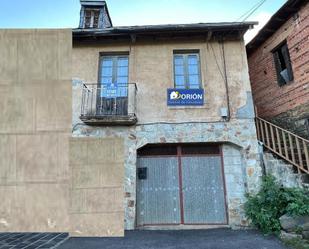 Vista exterior de Casa o xalet en venda en Arganza amb Balcó