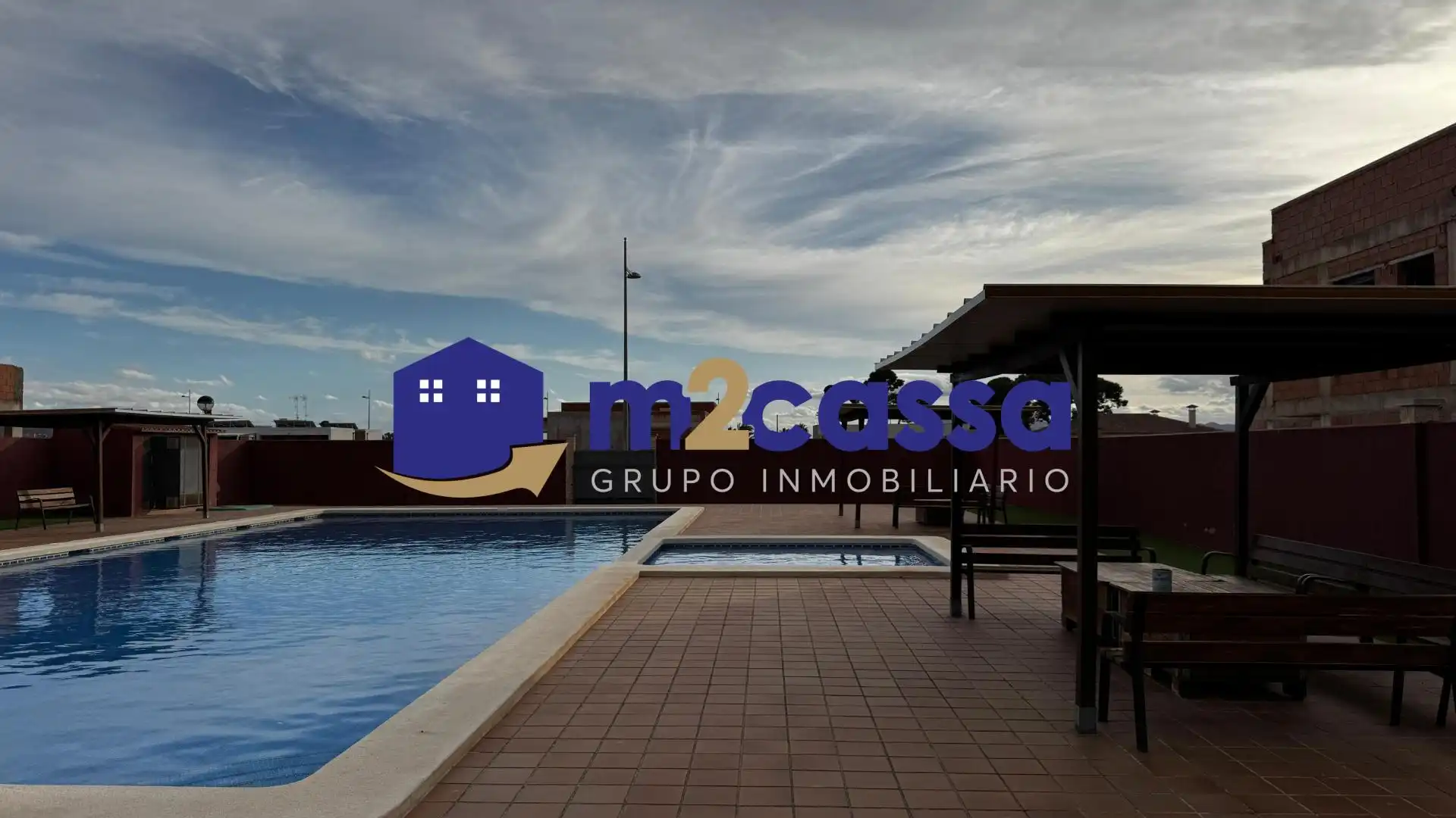 Piscina de Casa adosada en venda en Lorca