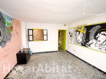 Casa con balcón en venta en Calle aragol