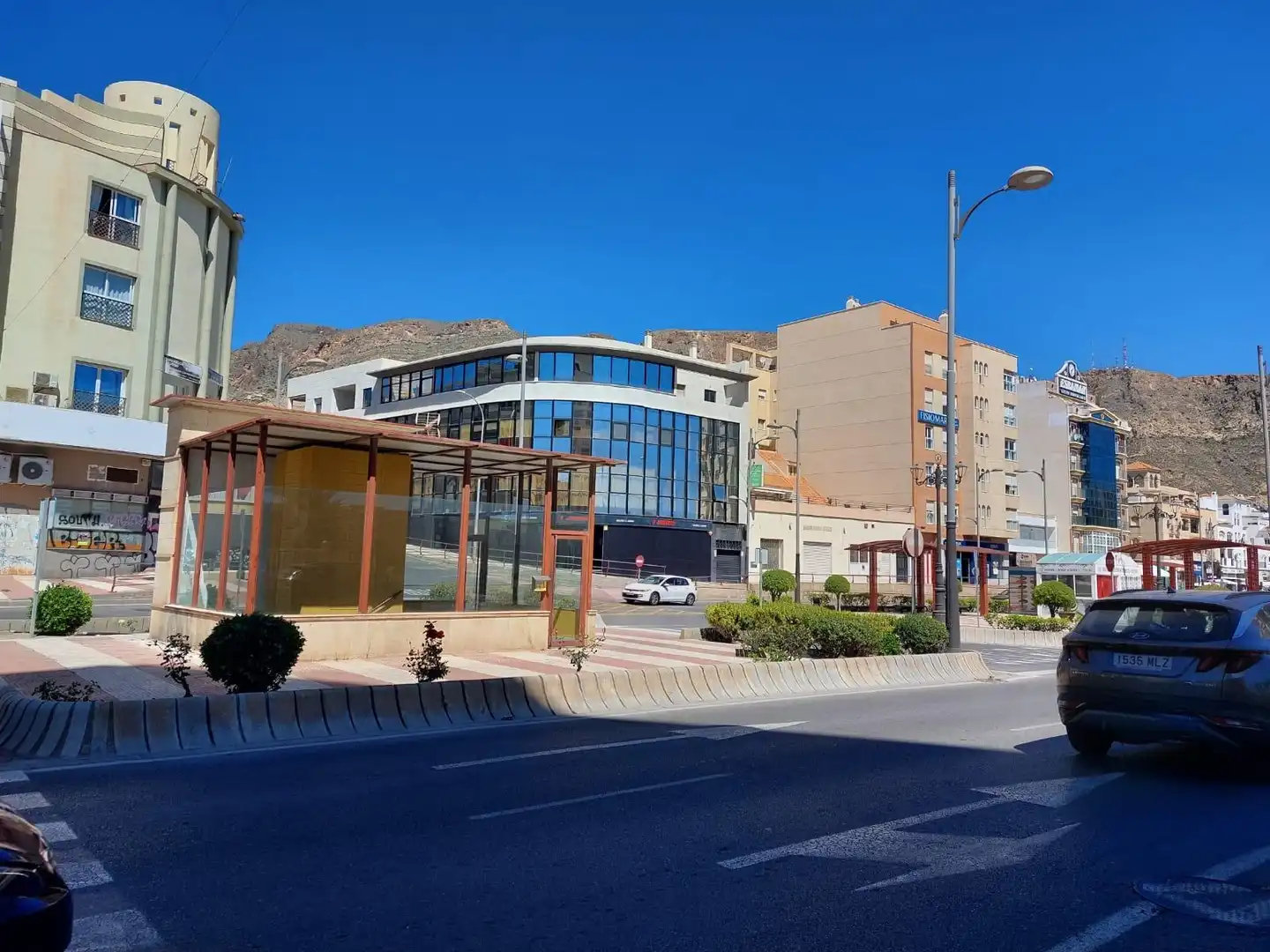 Vista exterior de Garatge en venda en Roquetas de Mar