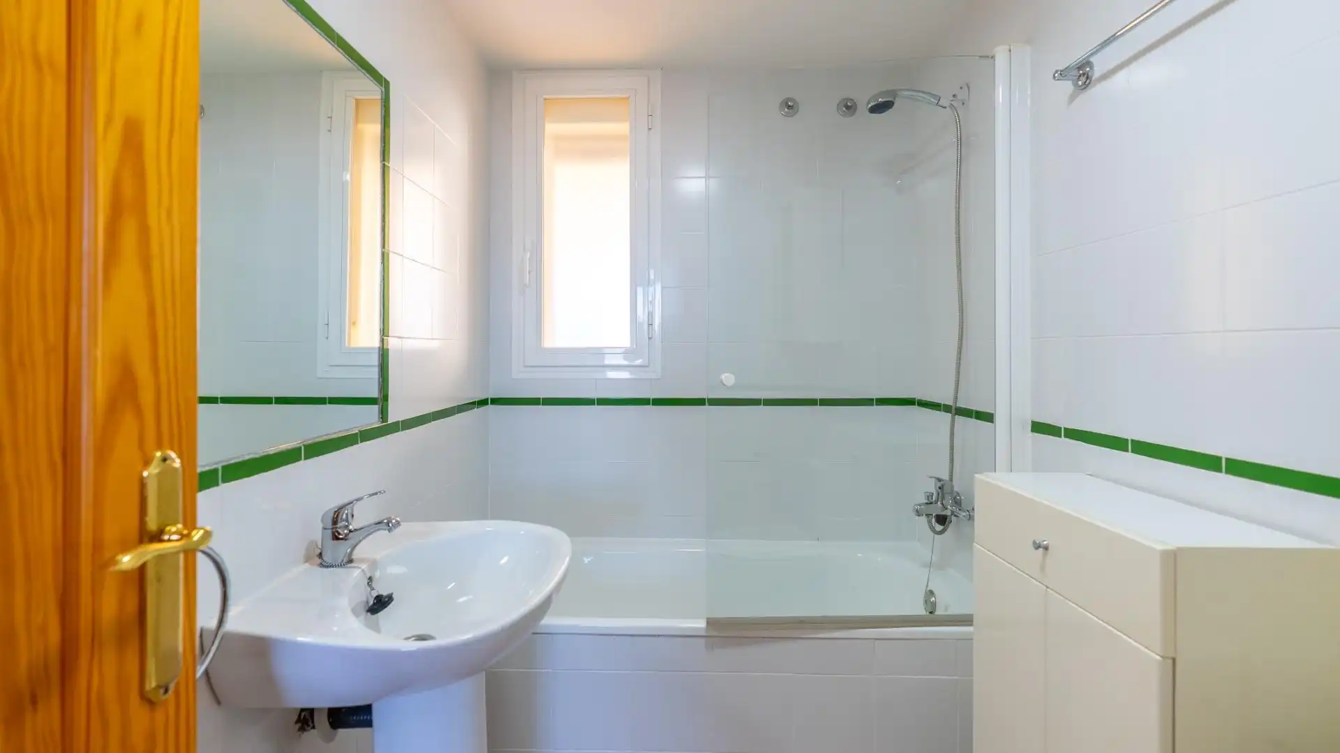 Bathroom of Attic for rent in Villajoyosa / La Vila Joiosa  with Air Conditioner, Heating and Private garden