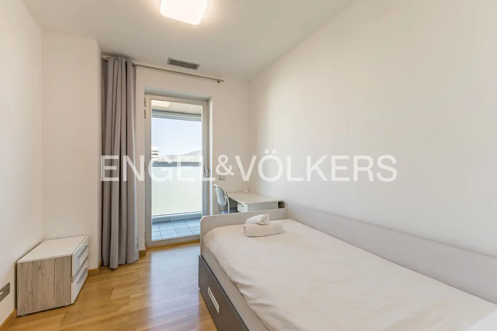 Terrassa de Pis en venda en L'Hospitalet de Llobregat amb Aire condicionat, Calefacció i Parquet
