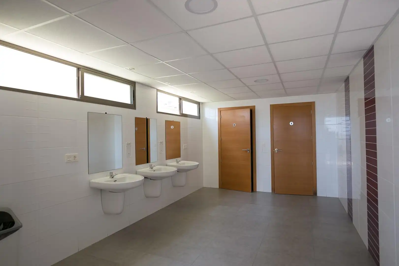 Bany de Apartament de lloguer en Elche / Elx amb Aire condicionat, Calefacció i Terrassa
