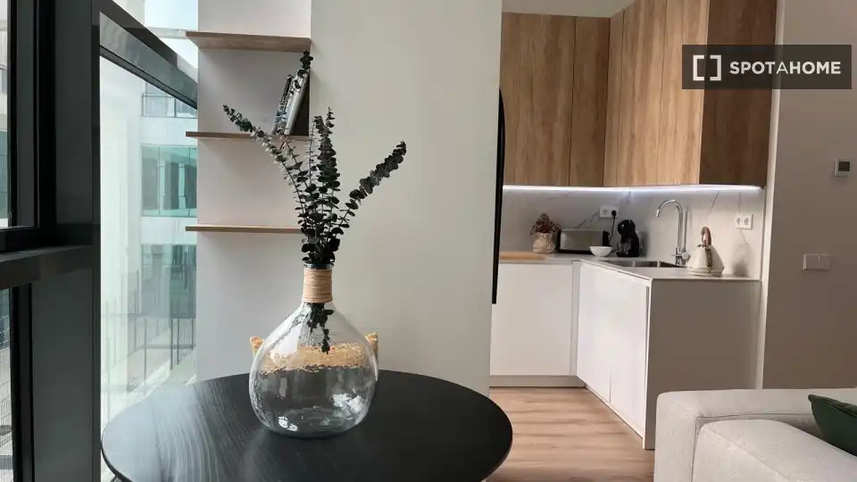 Cocina de Piso de alquiler en San Sebastián de los Reyes con Aire acondicionado, Calefacción y Amueblado