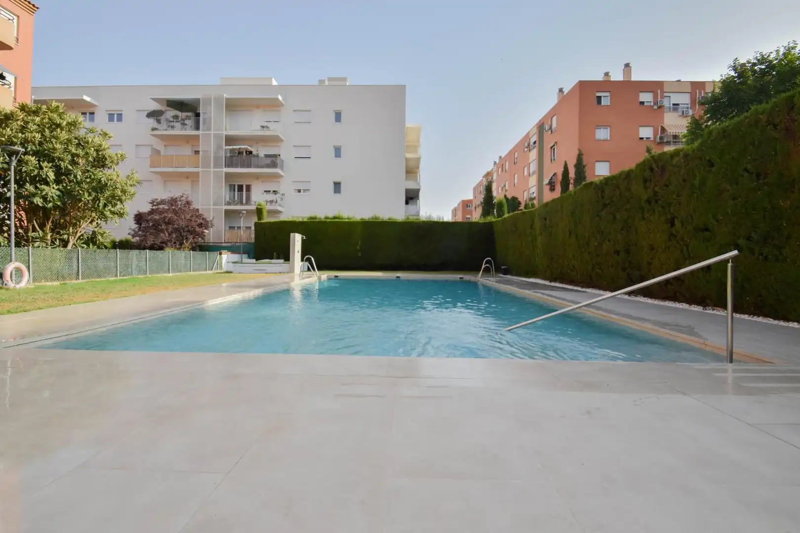 Piscina de Pis en venda en Granada amb Calefacció i Piscina comunitària