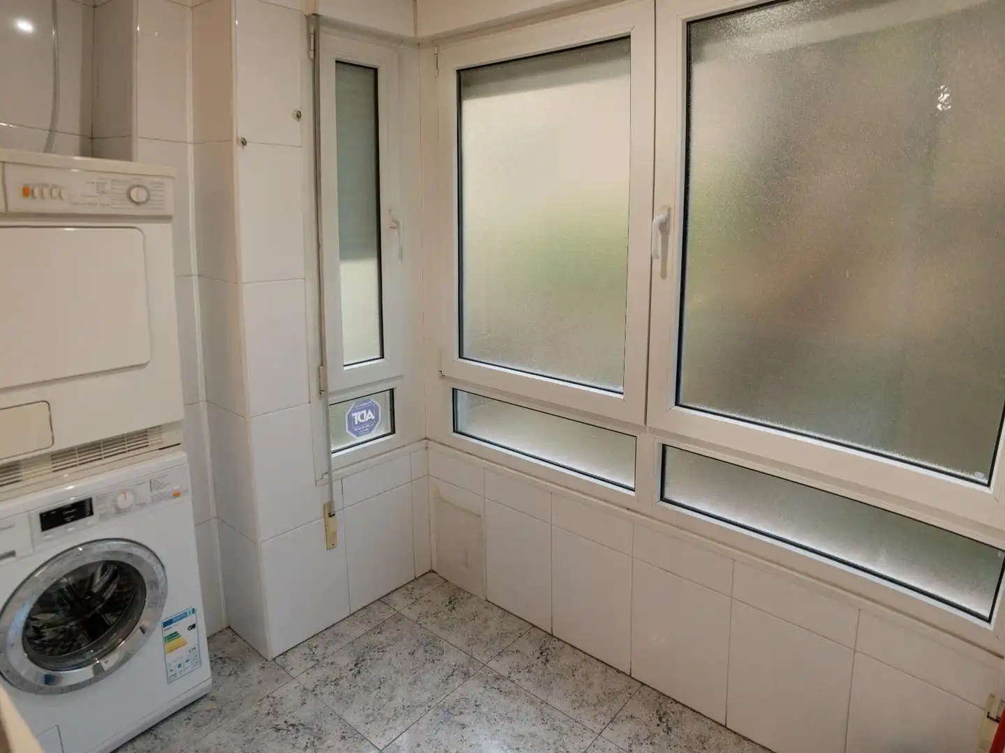 Badezimmer von Wohnung zum Verkauf in Madrid mit Klimaanlage, Heizung und Parkett