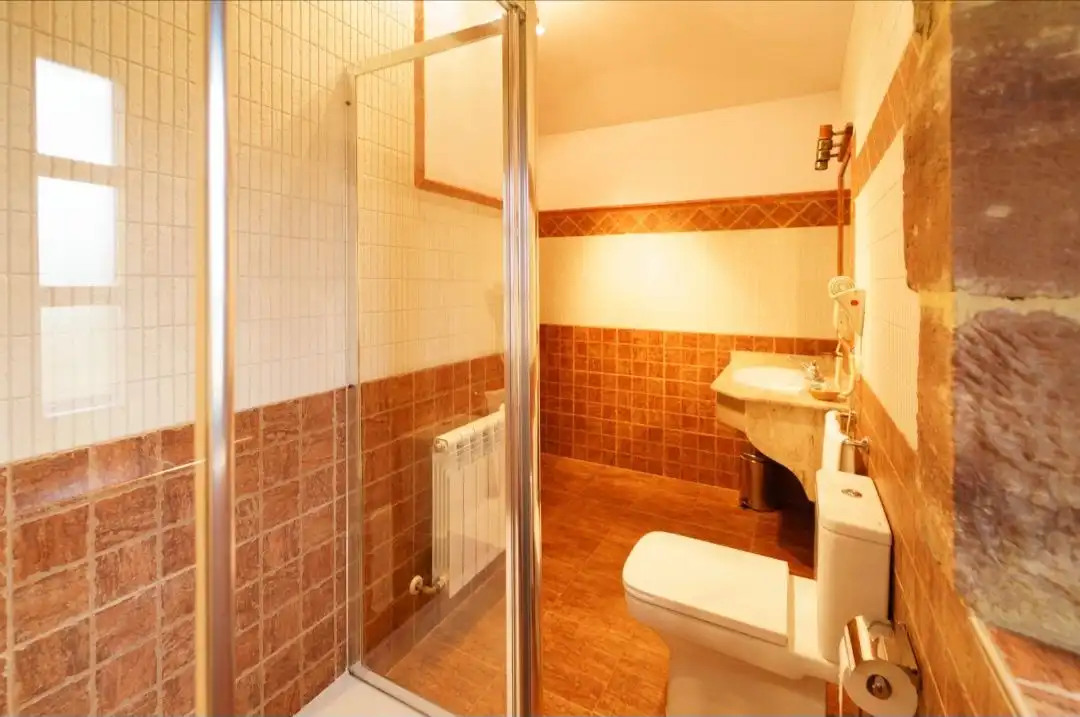 Badezimmer von Country house zum Verkauf in Santiurde de Toranzo