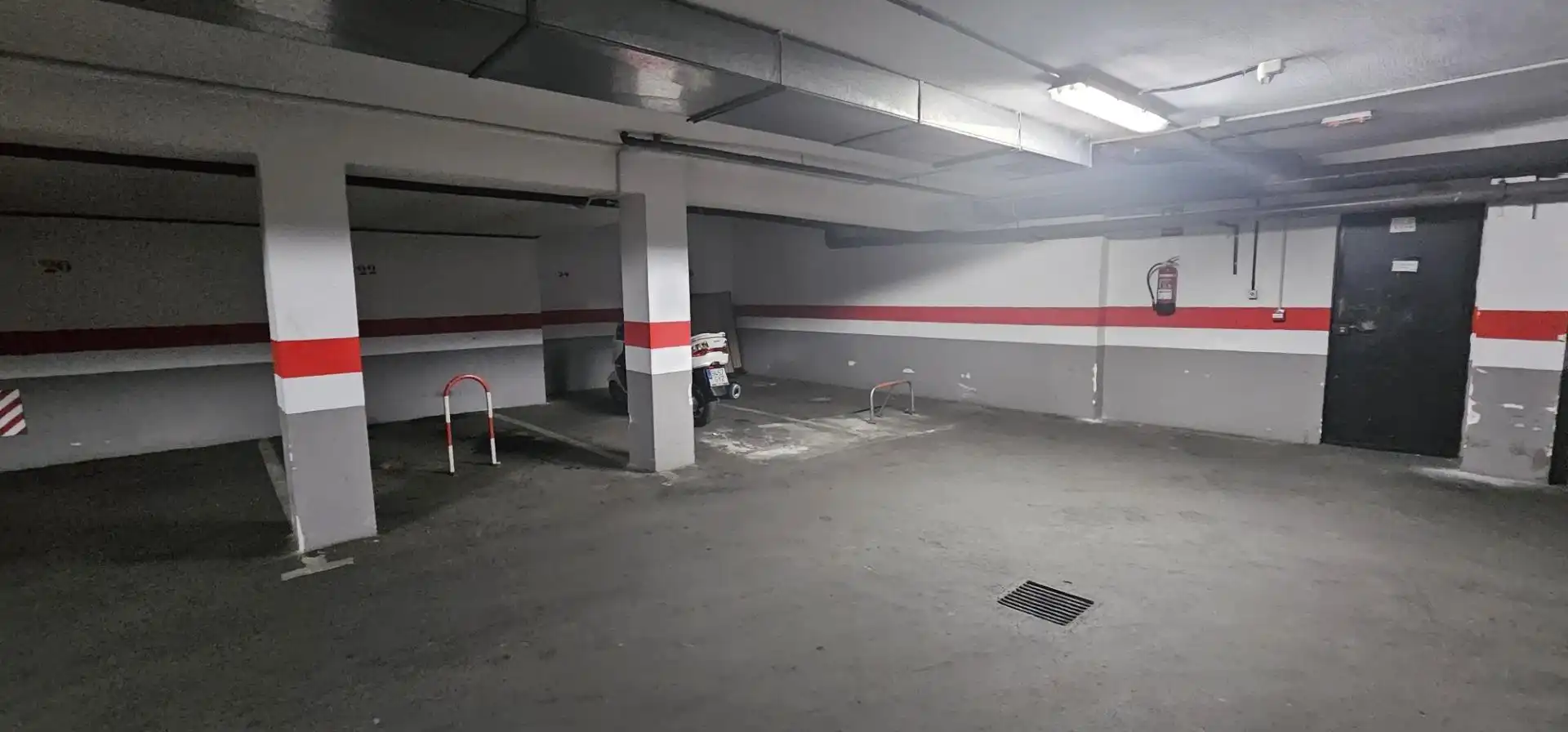 Parkplatz von Garage zum Verkauf in Granada