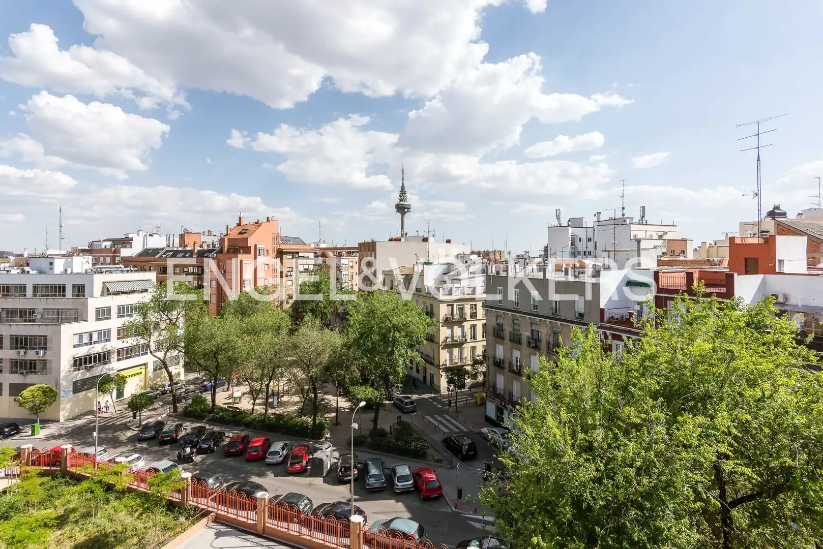 Vista exterior de Pis de lloguer en Madrid amb Aire condicionat, Calefacció i Jardí privat
