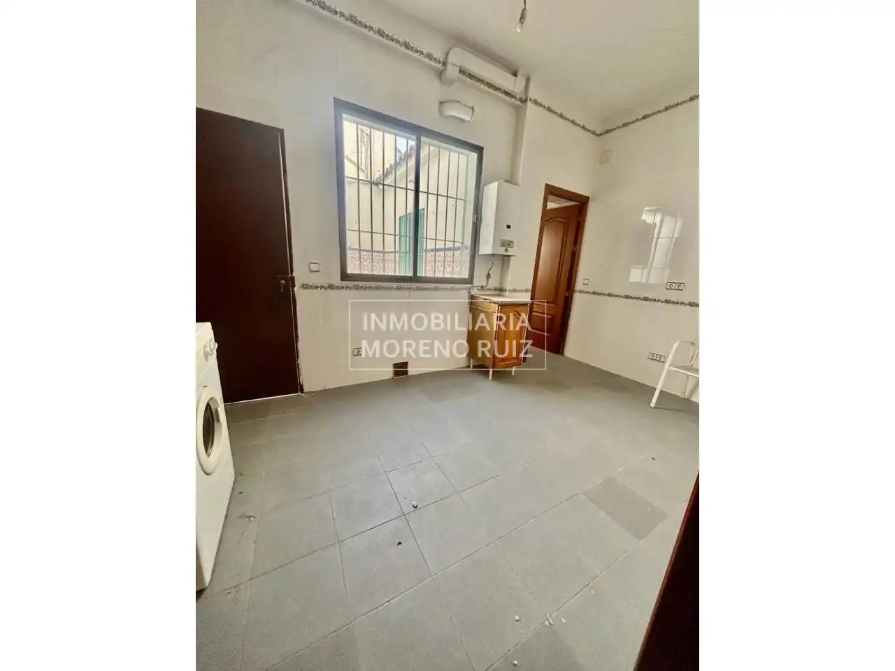 Vista exterior de Local en venta en Baena