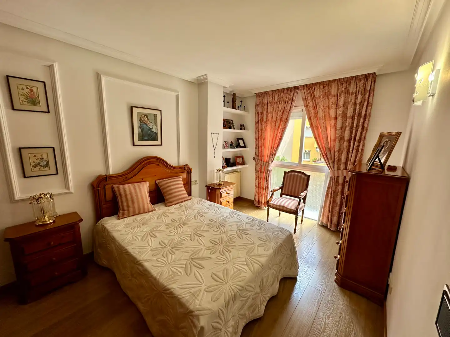 Bedroom of Flat for sale in Girona  with Heating, Furnished and Balcony