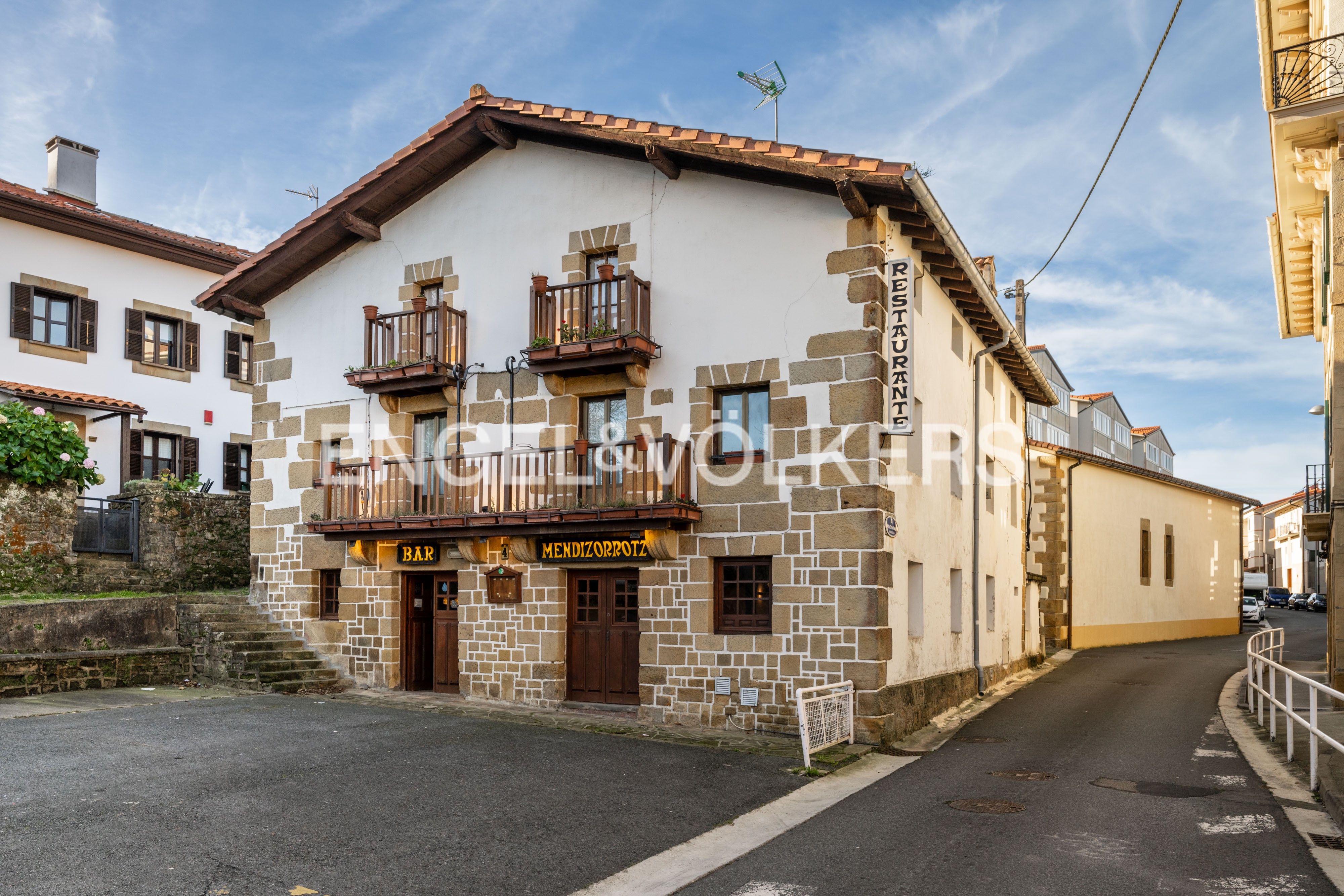 Vista exterior de Casa o chalet en venta en Donostia - San Sebastián  con Calefacción, Terraza y Balcón