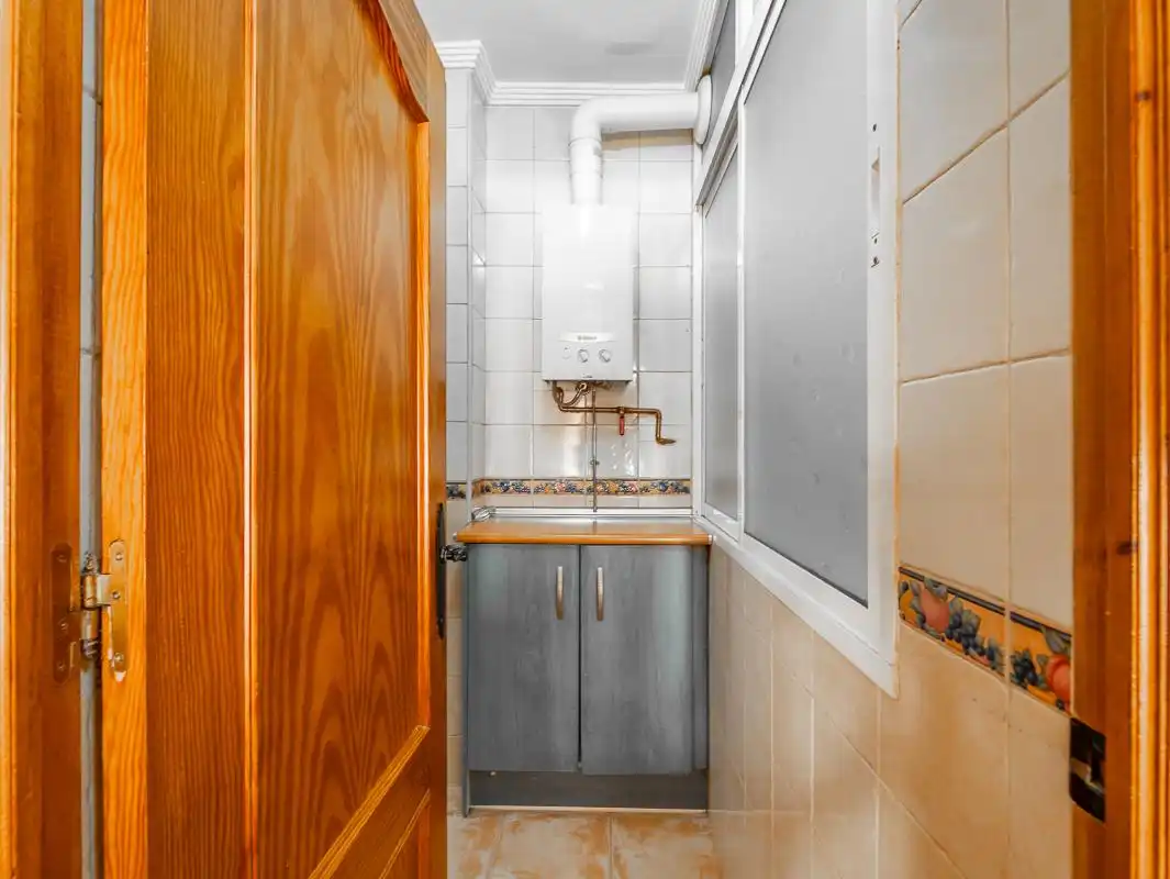 Baño de Piso en venta en Torremolinos con Calefacción, Terraza y Balcón