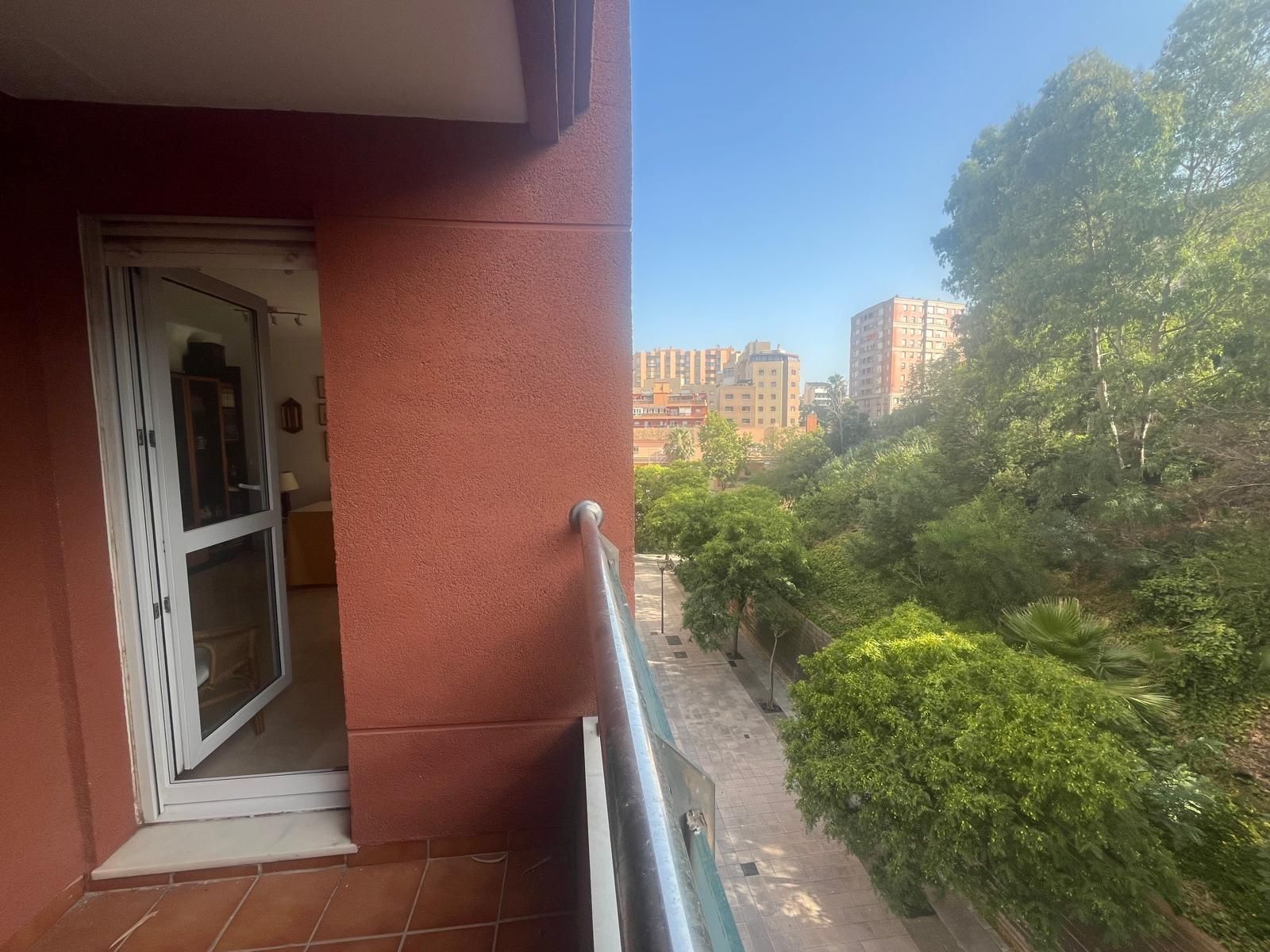 Exterior view of Flat for sale in Algeciras  with Terrace and Balcony