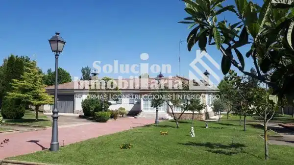 Vista exterior de Casa o chalet en venta en Salamanca con Calefacción y Piscina