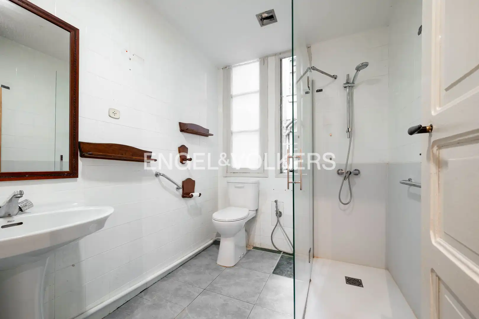 Baño de Piso en venta en Donostia - San Sebastián  con Calefacción y Balcón