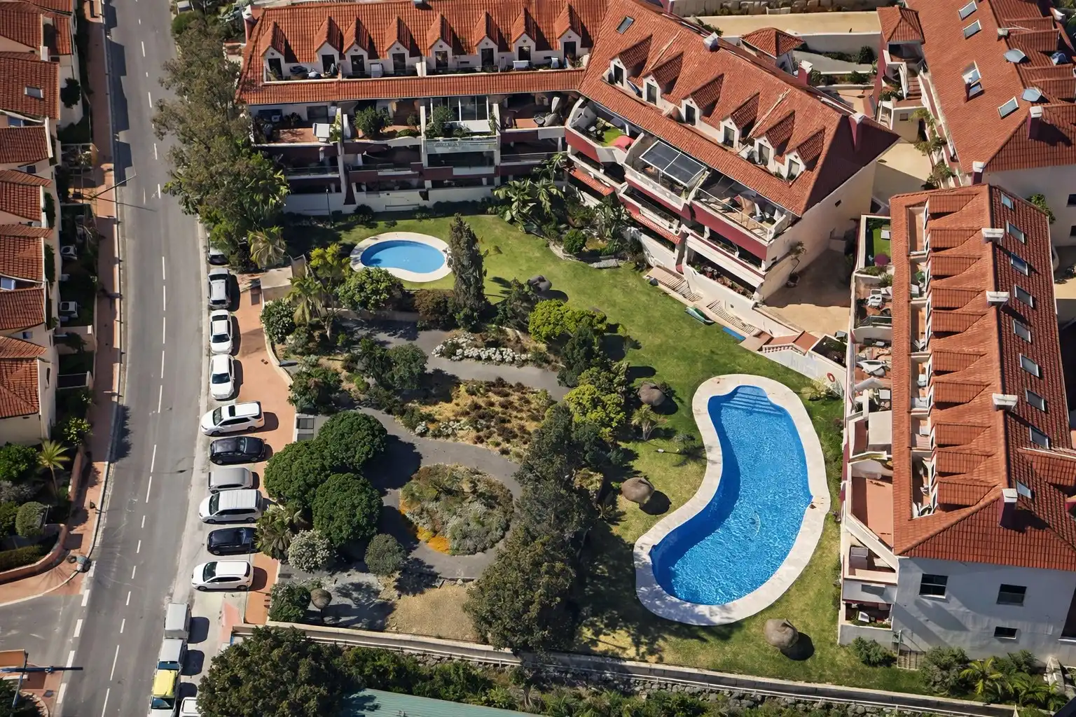 Pis amb piscina en venda a Torrequebrada