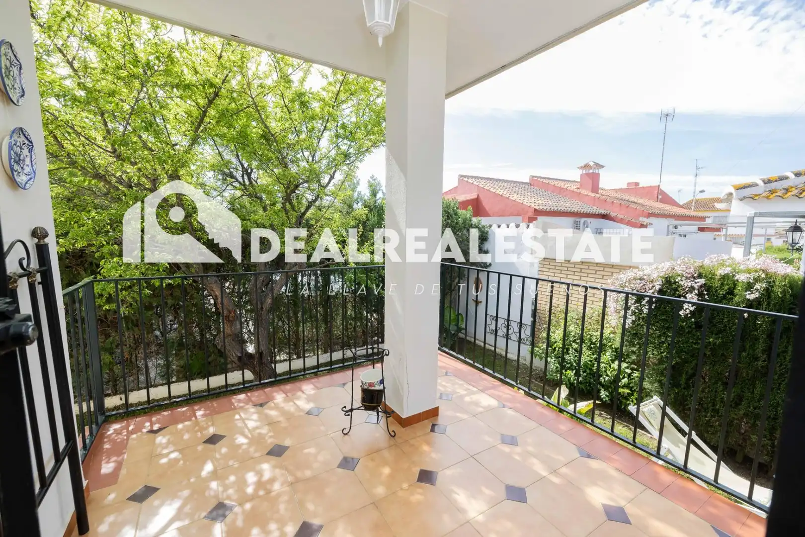 Terrassa de Casa o xalet en venda en Almonte amb Jardí privat, Terrassa i Moblat