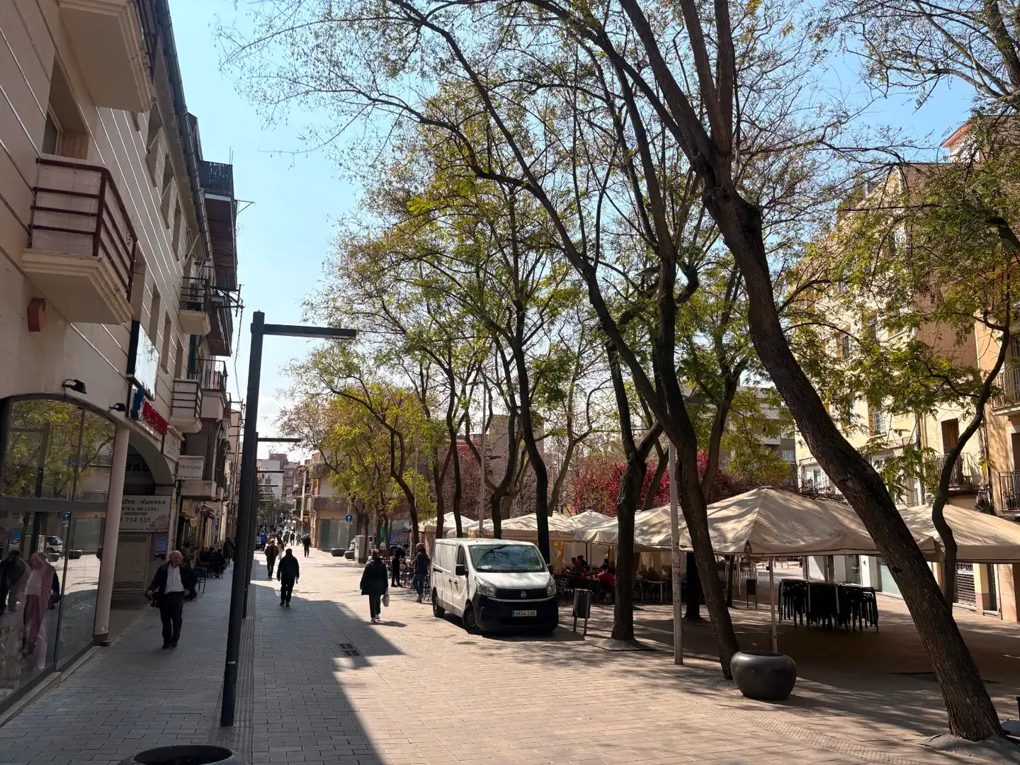 Exterior view of Commercial properties for transfer in Rubí  with Air Conditioner, Terrace and Furnished