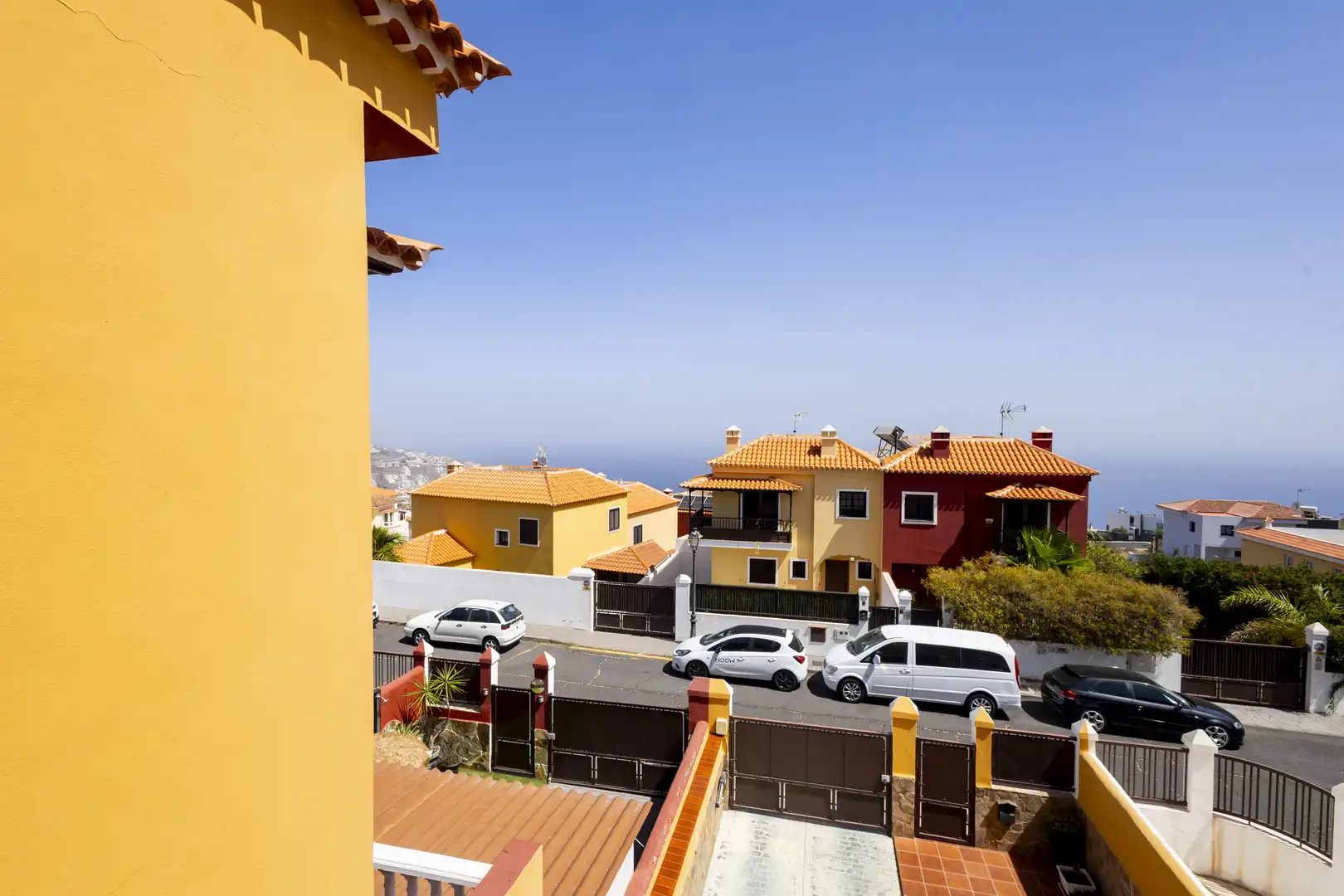 Vista exterior de Casa adosada en venta en Candelaria con Terraza, Trastero y Balcón