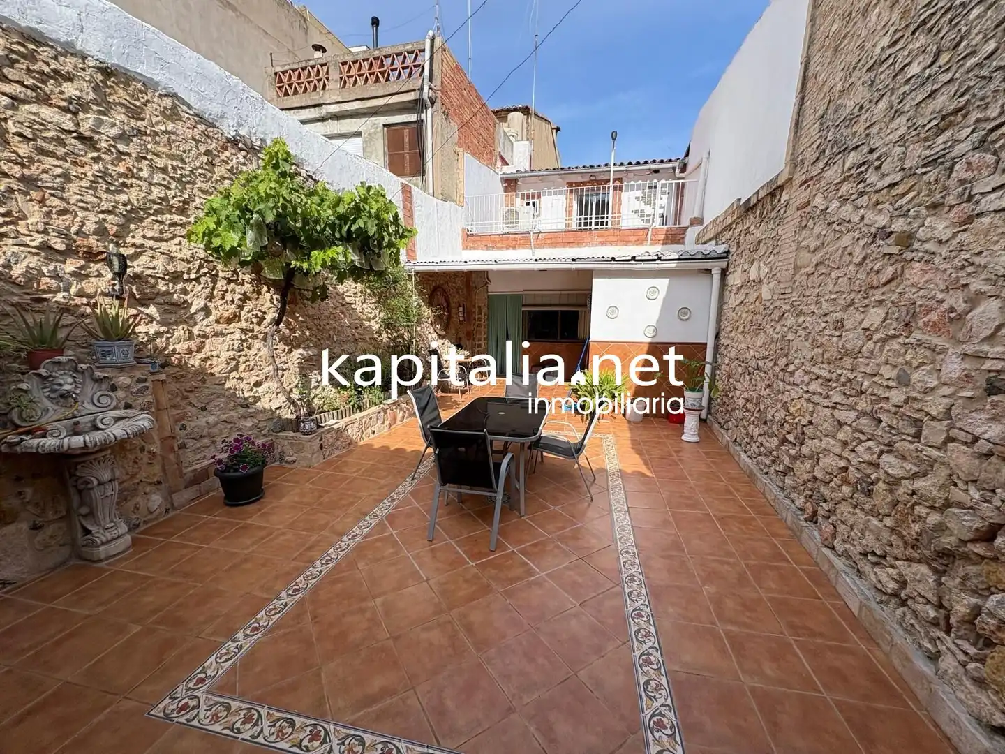 Adosado con terraza en venta en Calle JOAN MORENO