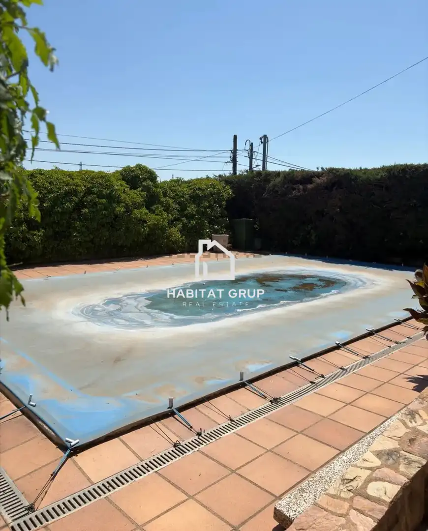 Casa con piscina in vendita a Sils, imagen 2