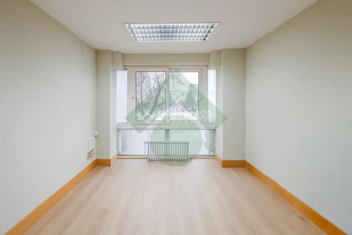 Büro zur Miete in Madrid mit Klimaanlage und Heizung